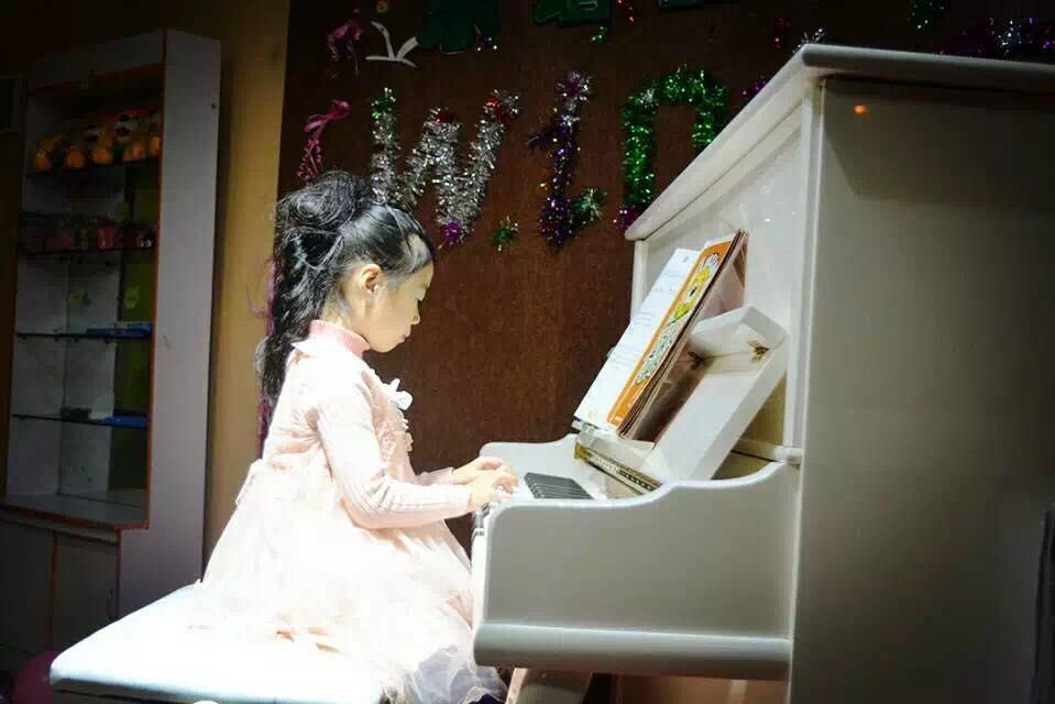 日照樂(lè)譜生半小時(shí) 輕松啟蒙，讓孩子愛(ài)上彈鋼琴